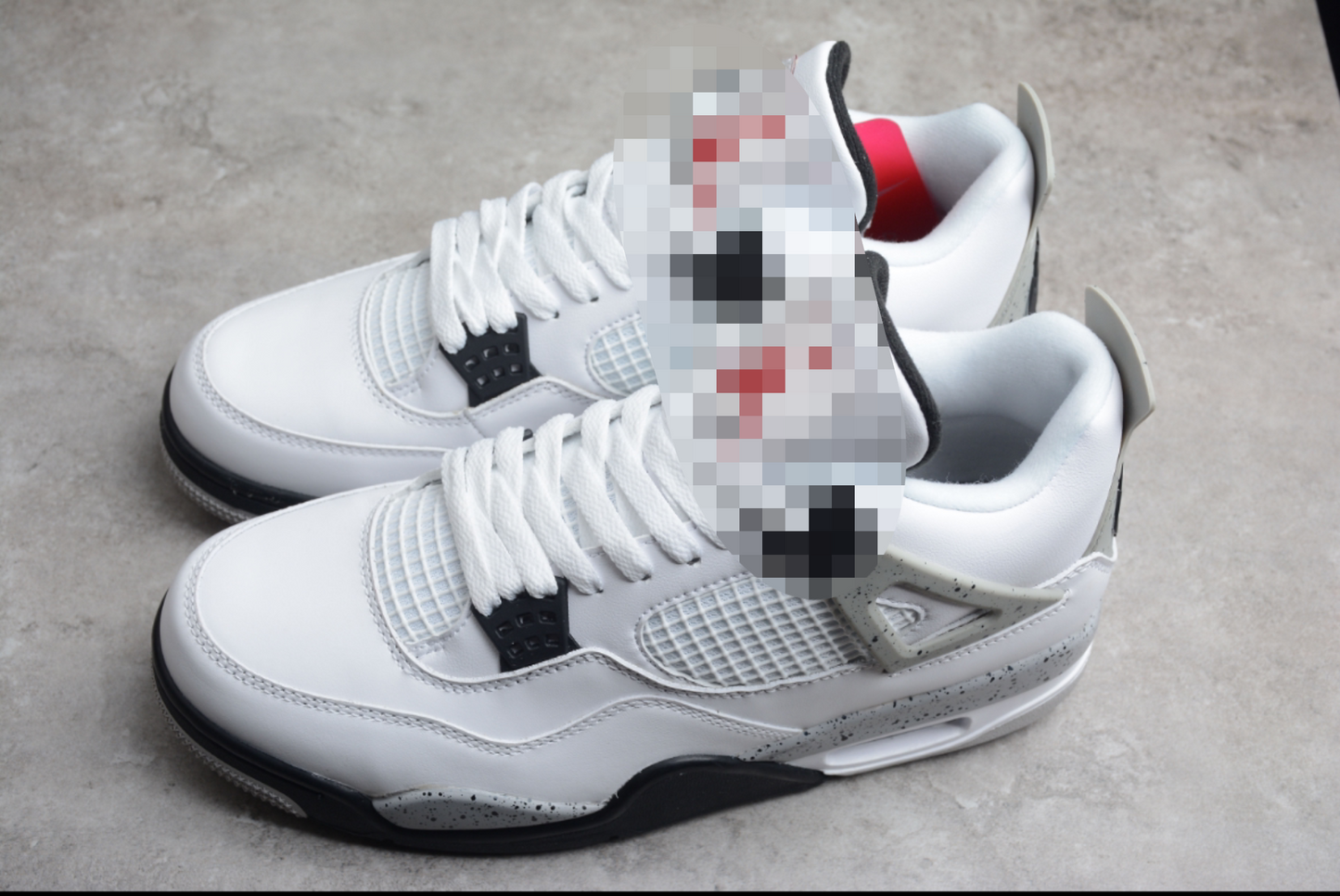 (JRDN 4) Negro y blanco con pintura negra