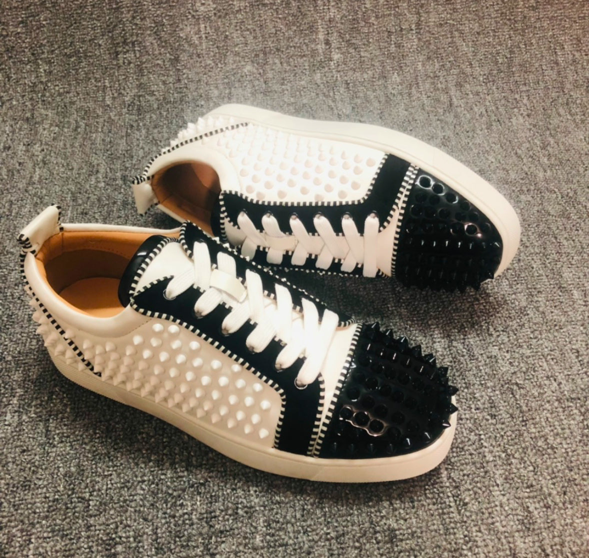 (C&L) White & Black Spikes
